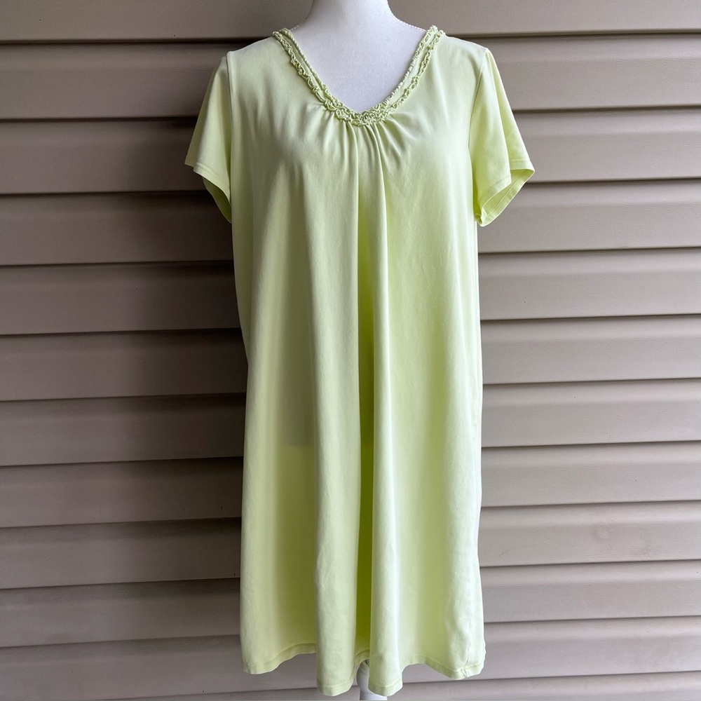 •Carole Hochman• Super Soft Short Sleeved Nightgown - Size Large